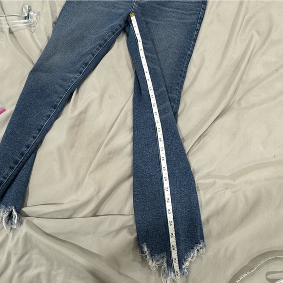 Good American SOFT-TECH GOOD LEGS
STRAIGHT JEANS Size 6/28 High Rise - Picture 8 of 8
